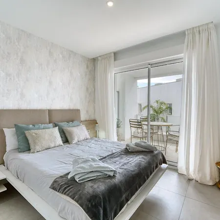 アパート 3105 Luxury With Terrace In Monteros